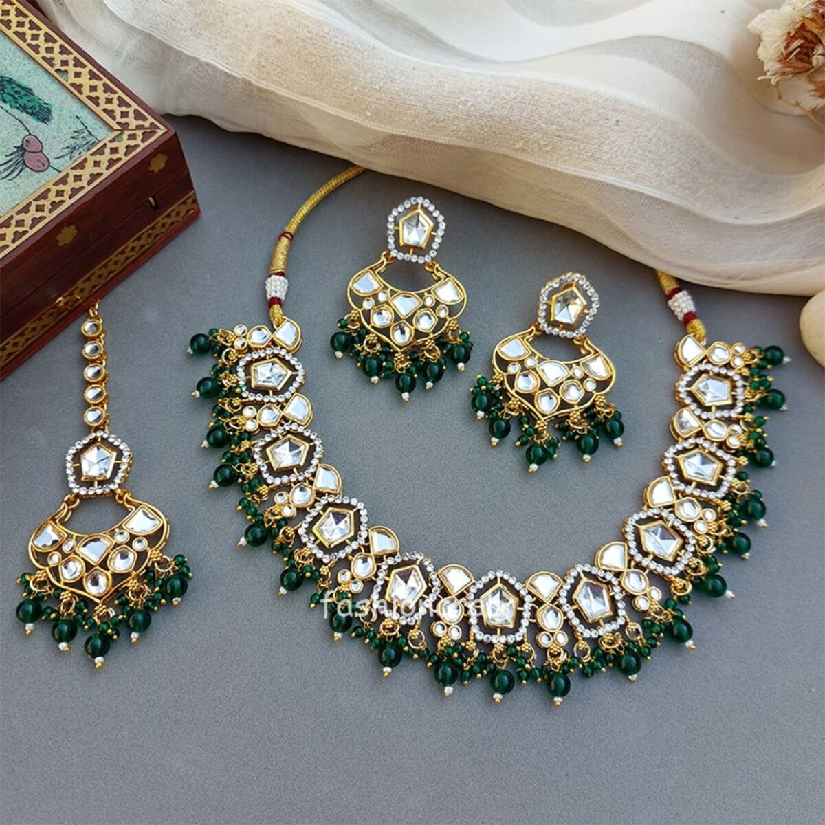 Green Gold-Plated Handcrafted Kundan Jewellery Set